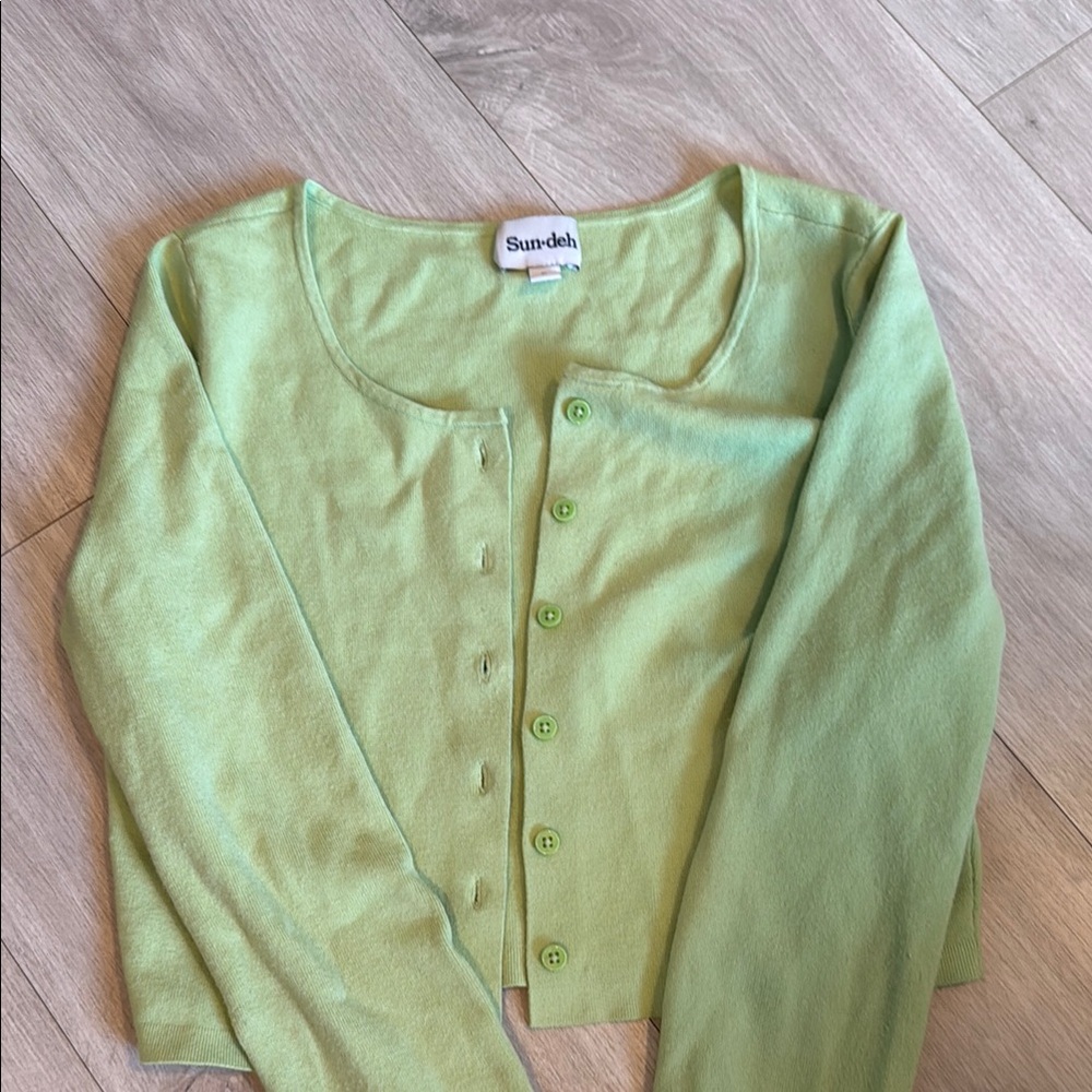 Sundeh best aritzia sweater